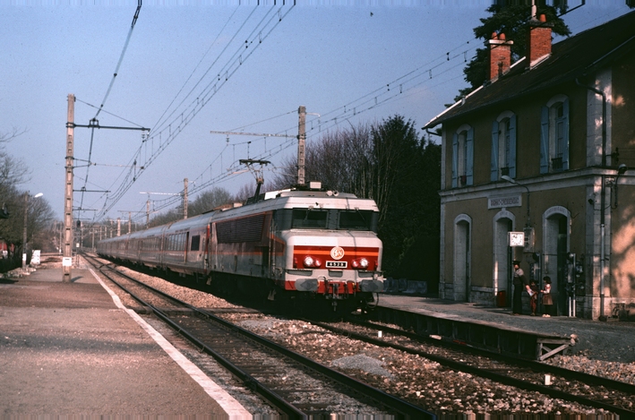 gare voyageurs 1980.jpg